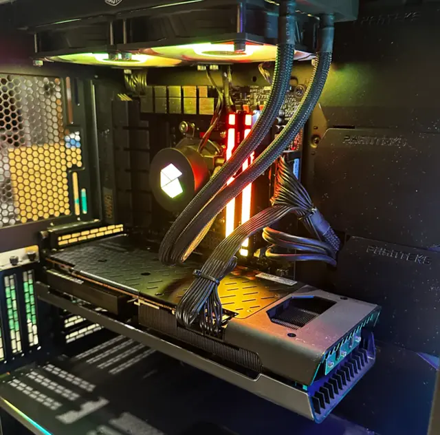 Kraftig PC RX 6900 XT Ryzen 9, 32GB RAM, 2TB SSD 