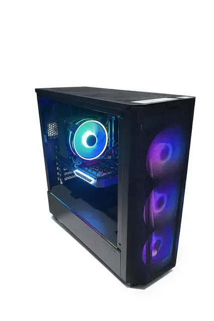 Kraftig PC RTX 4070 Ryzen 5, 32GB RAM, 2TB SSD, WiFi 