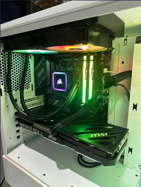 Kraftig PC RTX 4070 Ryzen 7, 32GB RAM, 2TB SSD, WiFi 