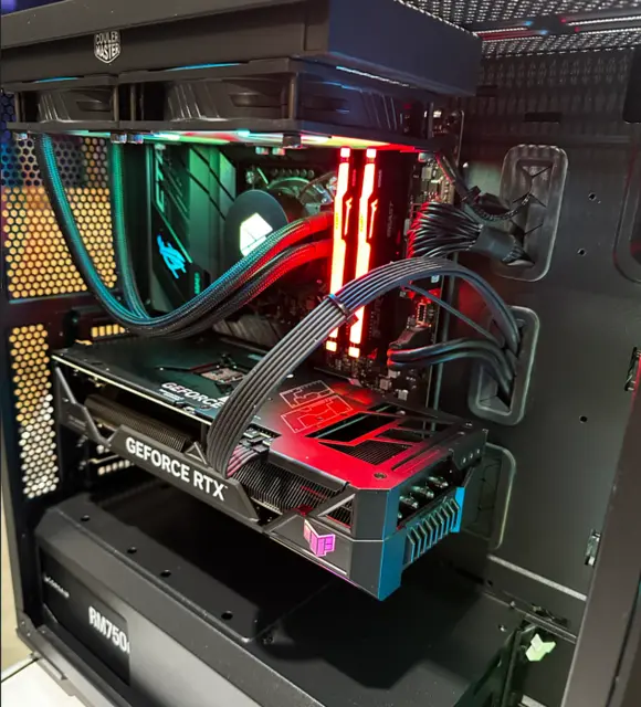 Kraftig PC RTX 4070 Ti i7, 32GB RAM, 2TB SSD, WiFi 