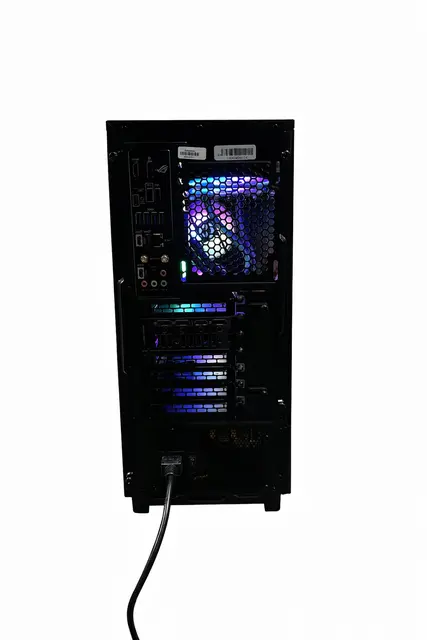 Kraftig PC RTX 4070 i7, 16GB RAM, 2TB SSD, WiFi 