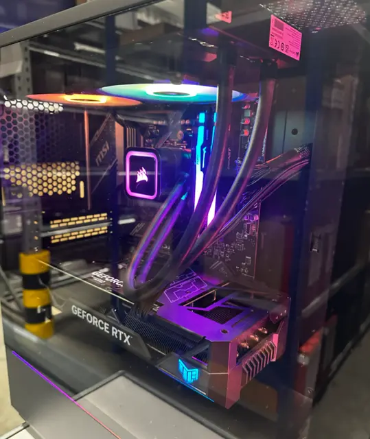 Kraftig PC RTX 4070 Ti Ryzen 7, 16GB RAM, 2TB SSD, WiFi 