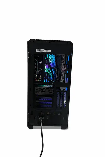 Kraftig PC RTX 4080 Ryzen 9, 32GB RAM, 2TB SSD 
